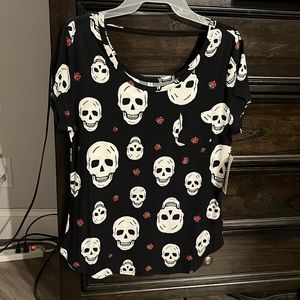 Never worn no boundaries skull and roses shirt